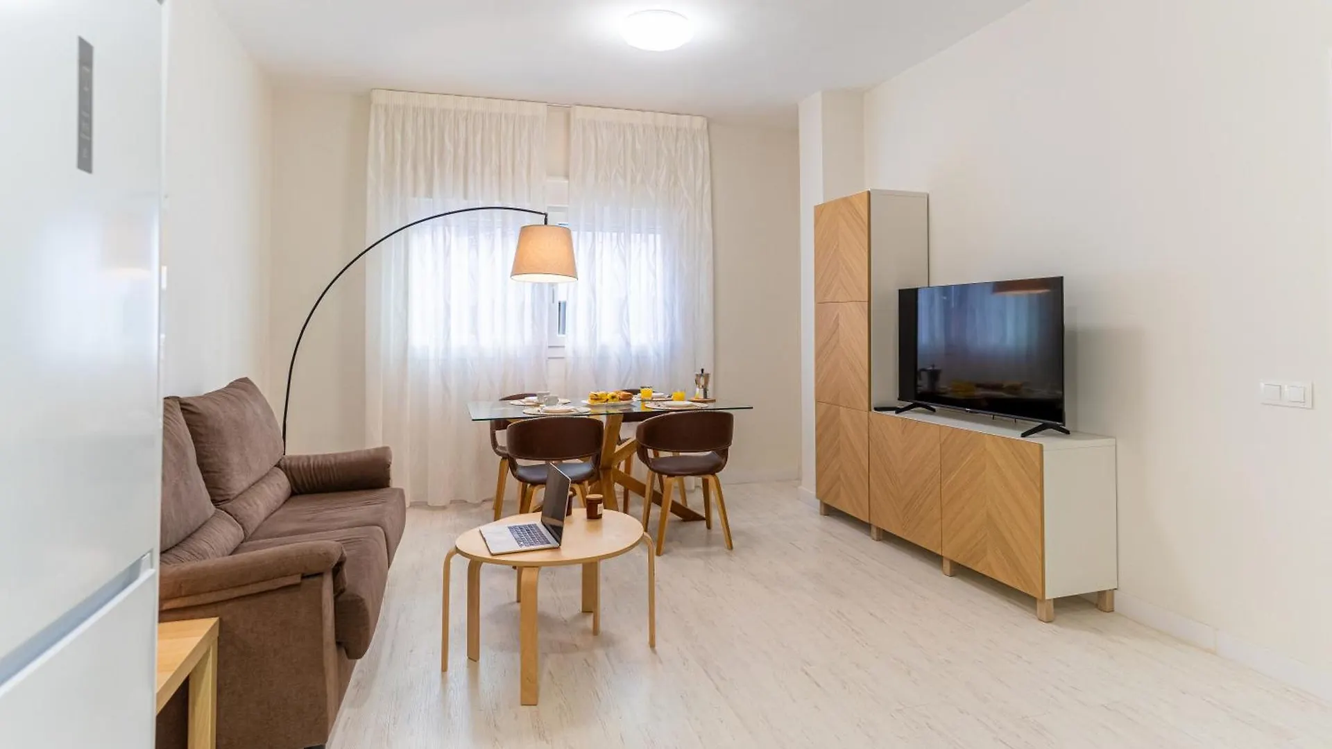 Trendyhomes City Center Almería 0*,  Spanyolország