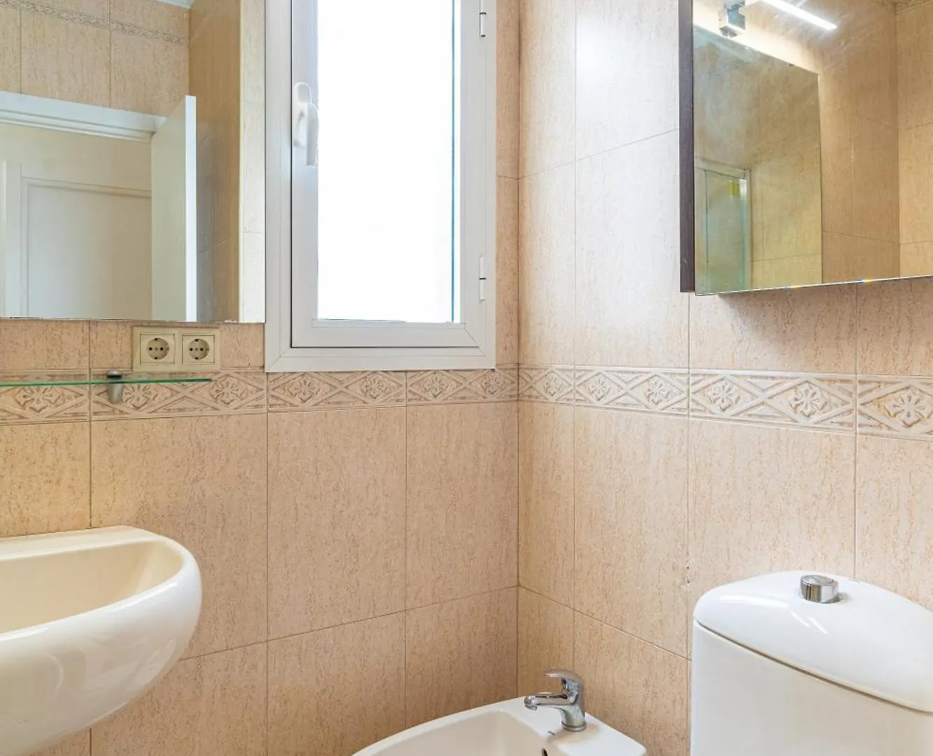 Trendyhomes City Center Almeria 0*,
