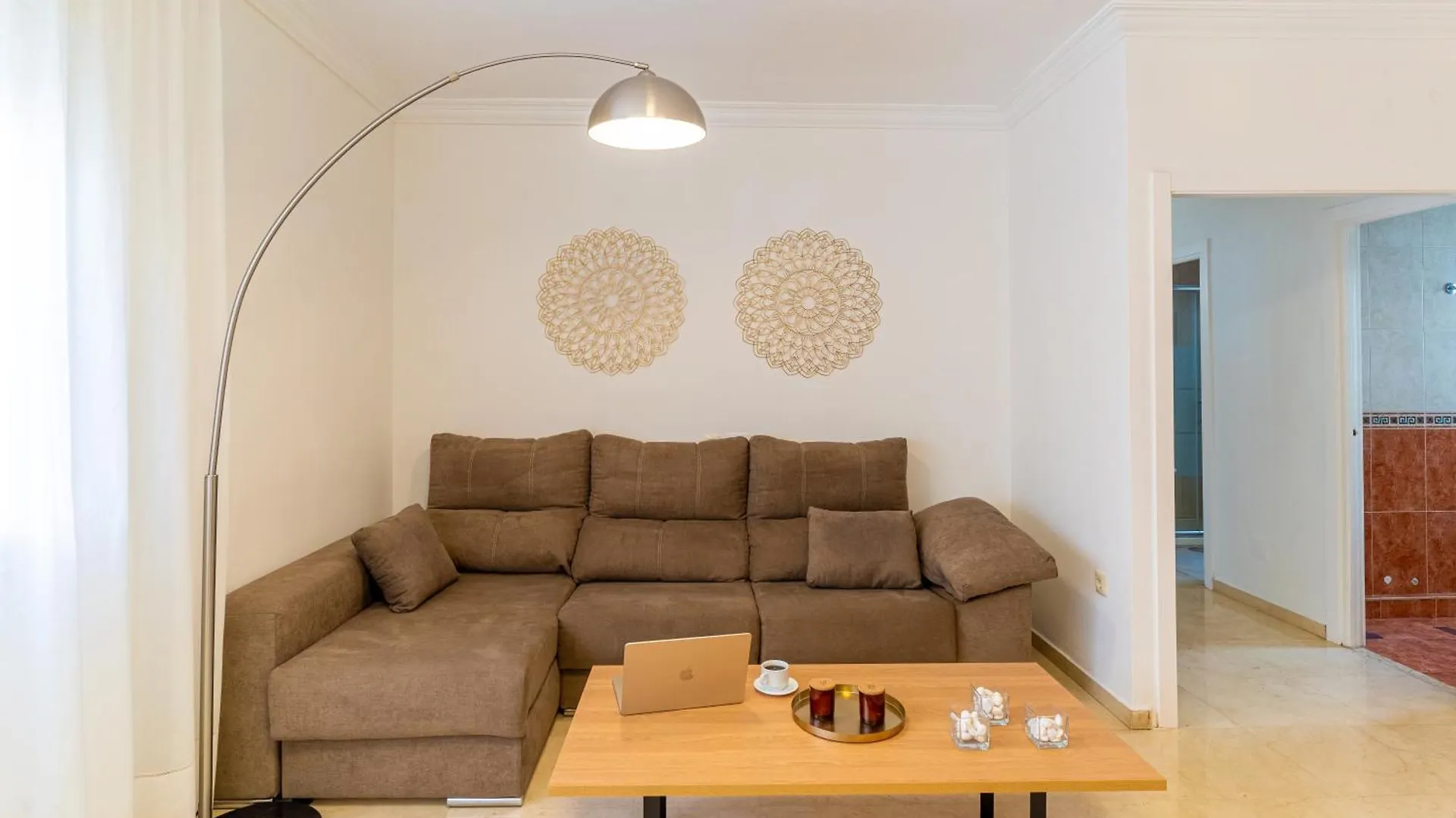 Trendyhomes City Center Almeria Apartment
